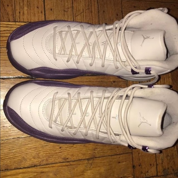 White and purple Jordan retro 12’s - Picture 3 of 5